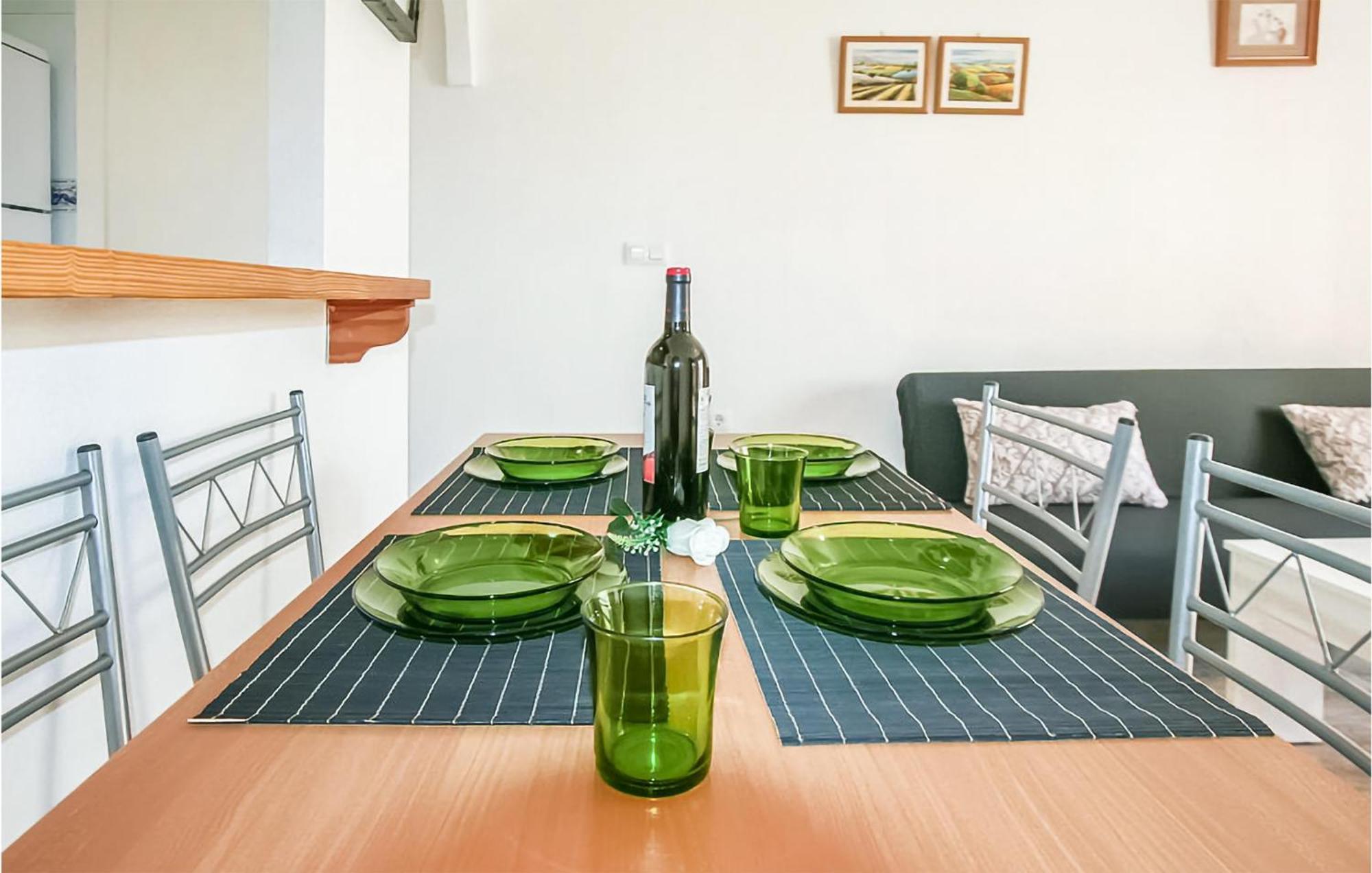 1 Bedroom Nice Apartment In Los Arenales Del Sol Esterno foto